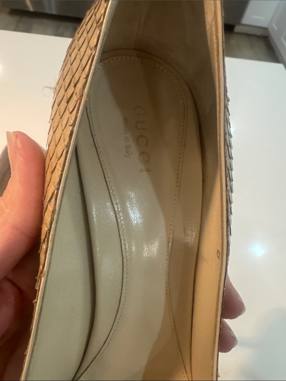 GUCCI 2004 “Tom Ford” Women's Pointed Toe Stiletto Pump in Light Beige -snake - Picture 11 of 17